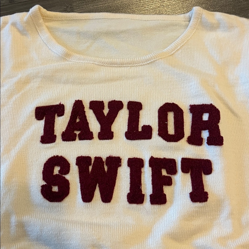 Taylor Swift Limited Edition Red TV varsity sweater size M - Picture 3 of 5